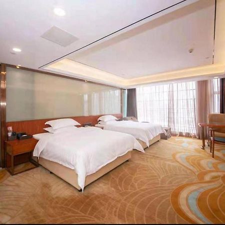 גואנגג'ואו Zhongbo Art Hotel מראה חיצוני תמונה