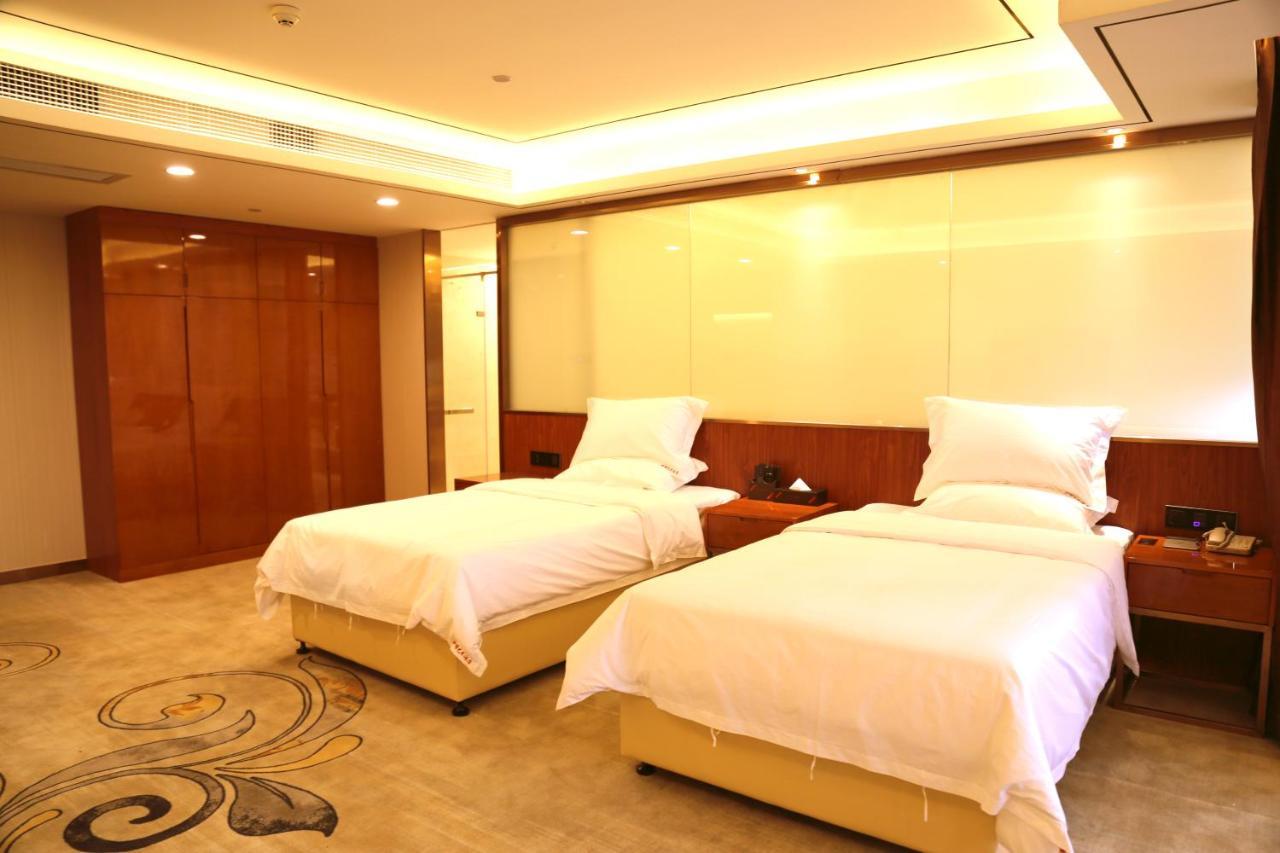 גואנגג'ואו Zhongbo Art Hotel מראה חיצוני תמונה