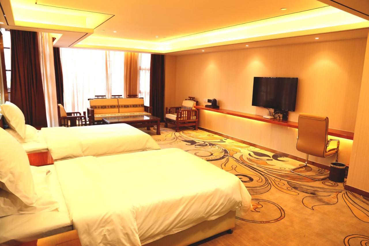 גואנגג'ואו Zhongbo Art Hotel מראה חיצוני תמונה