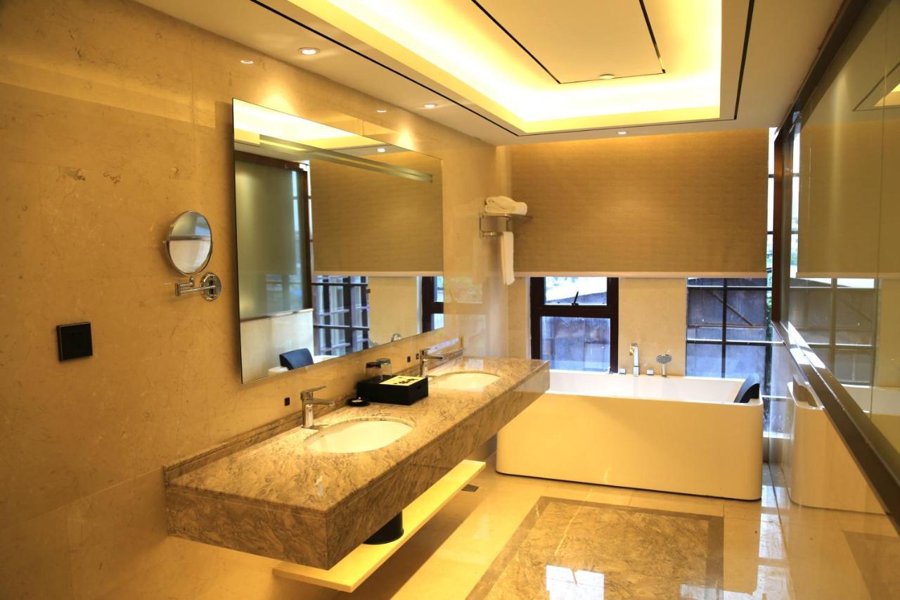 גואנגג'ואו Zhongbo Art Hotel מראה חיצוני תמונה