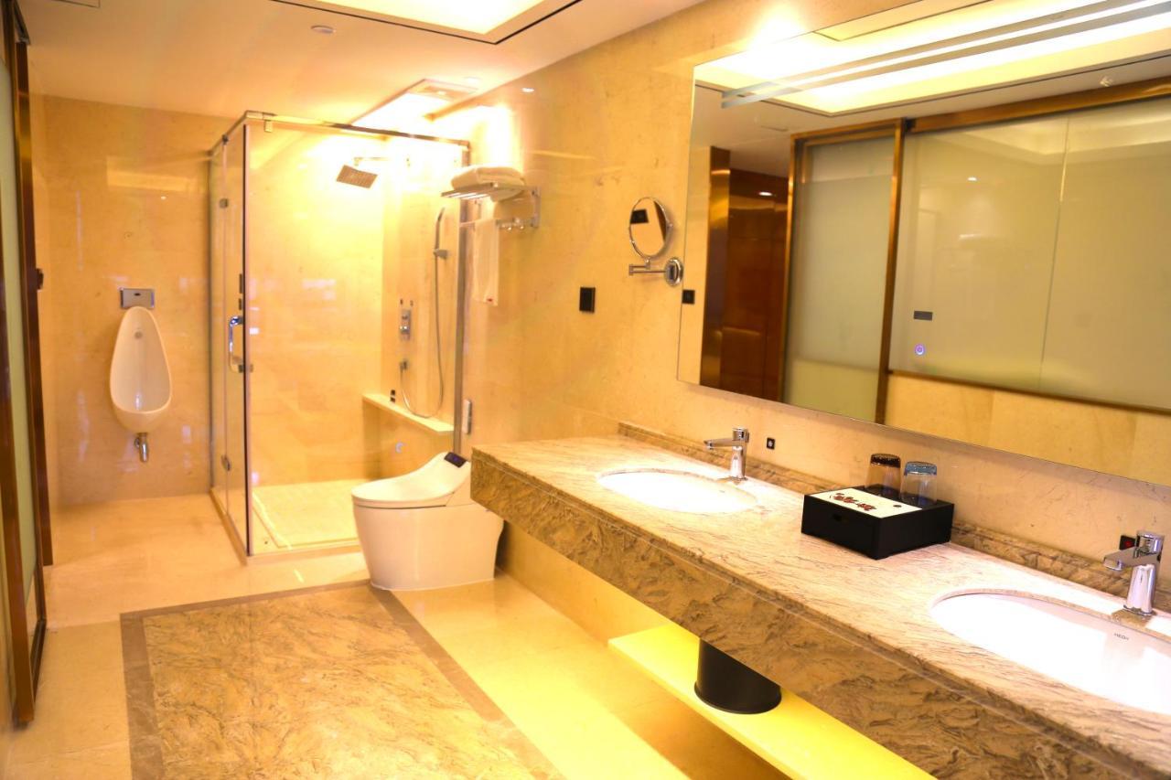 גואנגג'ואו Zhongbo Art Hotel מראה חיצוני תמונה