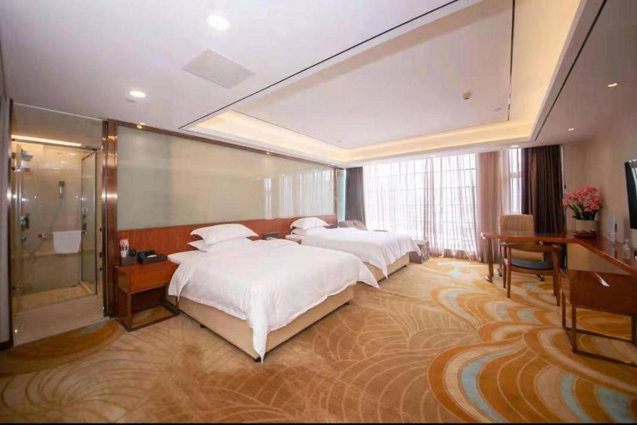 גואנגג'ואו Zhongbo Art Hotel מראה חיצוני תמונה