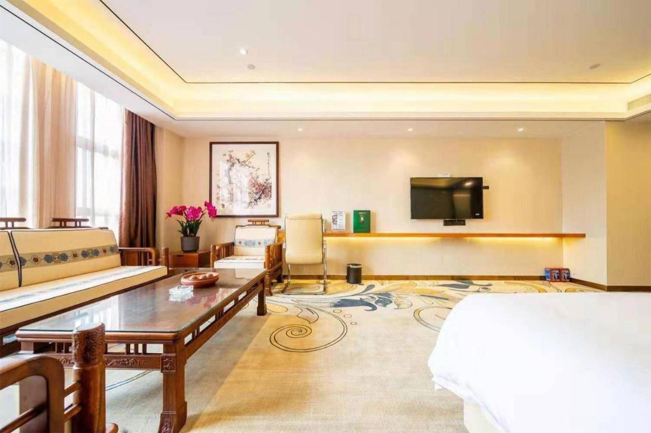 גואנגג'ואו Zhongbo Art Hotel מראה חיצוני תמונה