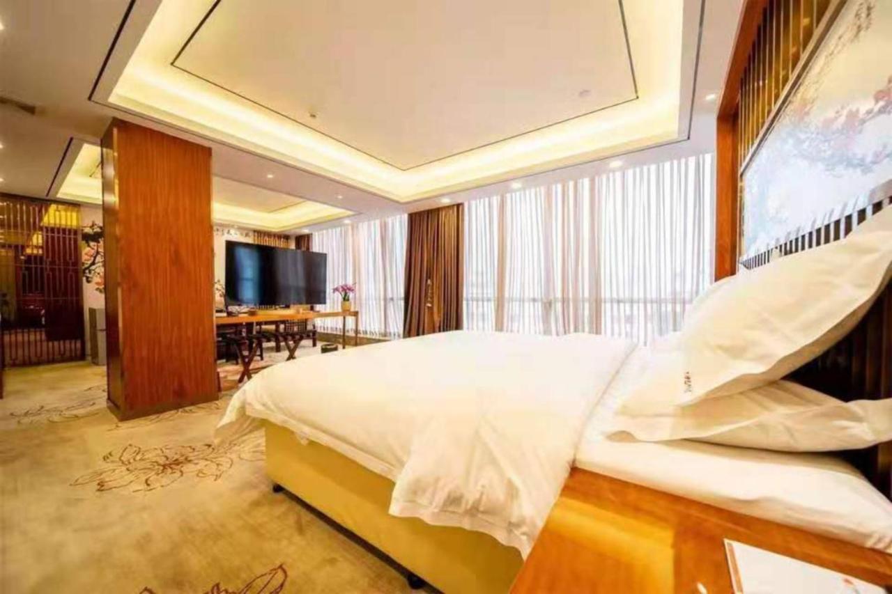 גואנגג'ואו Zhongbo Art Hotel מראה חיצוני תמונה