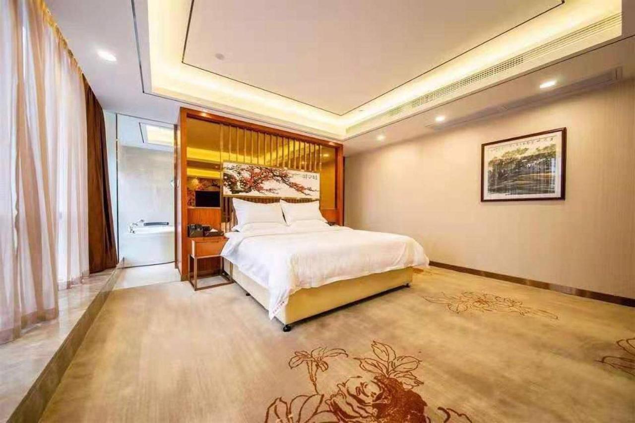 גואנגג'ואו Zhongbo Art Hotel מראה חיצוני תמונה