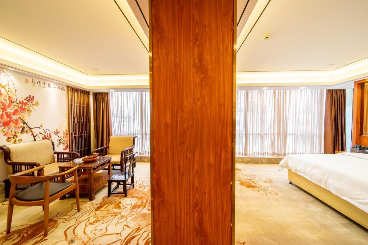 גואנגג'ואו Zhongbo Art Hotel מראה חיצוני תמונה