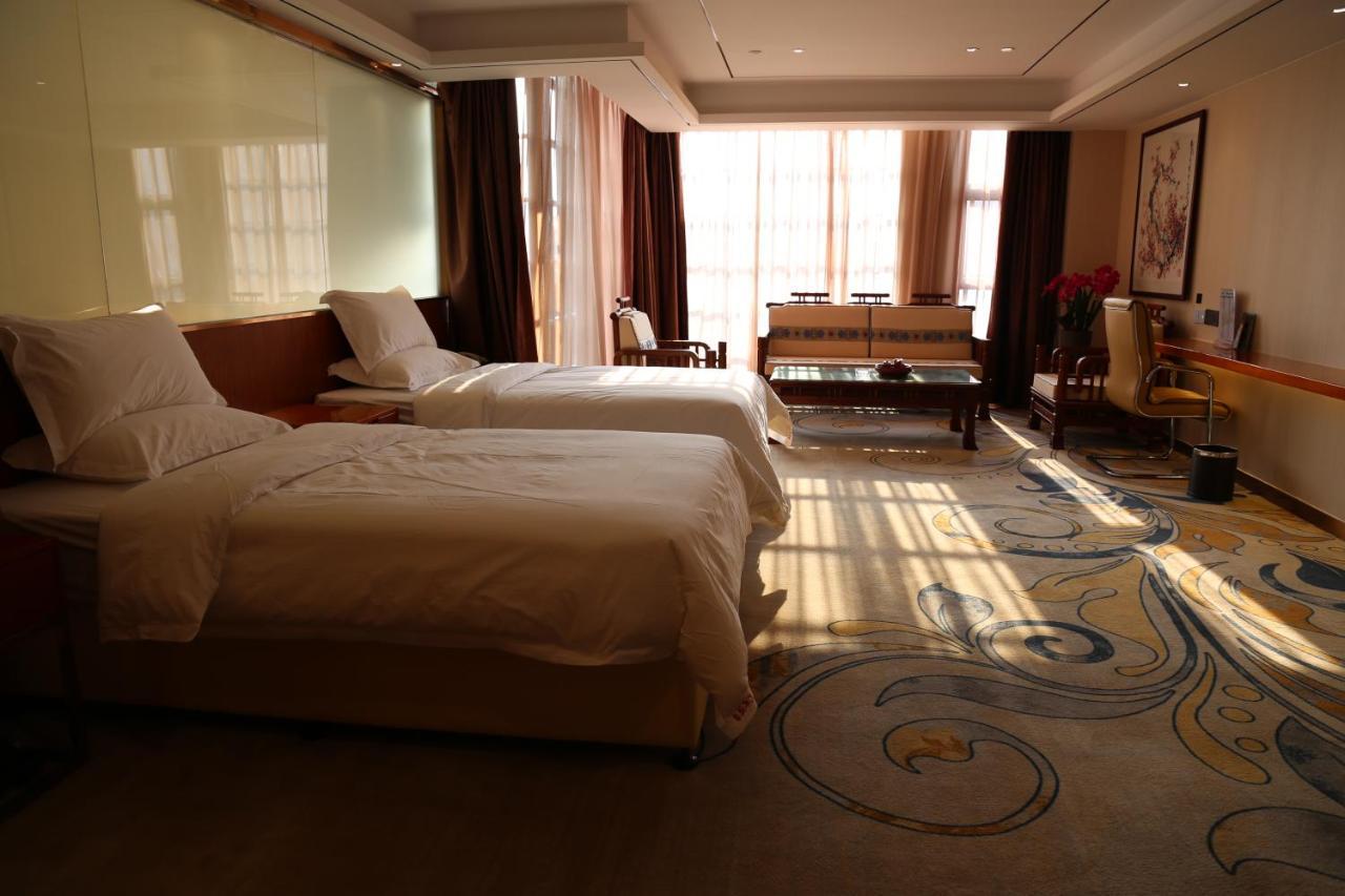 גואנגג'ואו Zhongbo Art Hotel מראה חיצוני תמונה